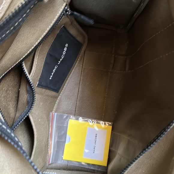 Marc Jacobs The Tote Bag - Picture 3 of 4